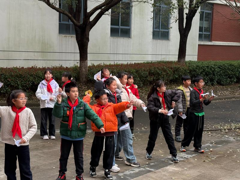 纸飞机 (5).jpg